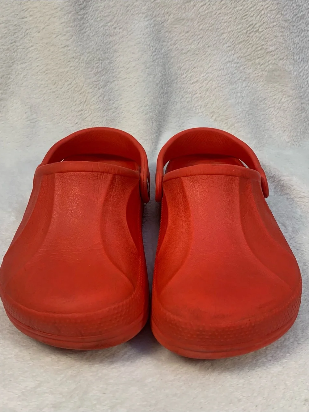 CROCS Kids Bright Red Slip-On Clogs with Heel Strap Sz M1 / W3