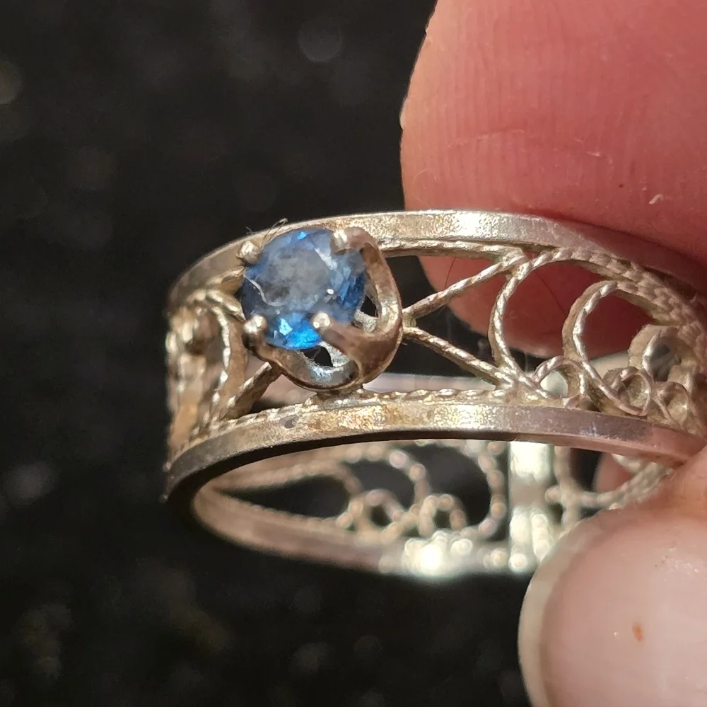 unbranded blue topaz