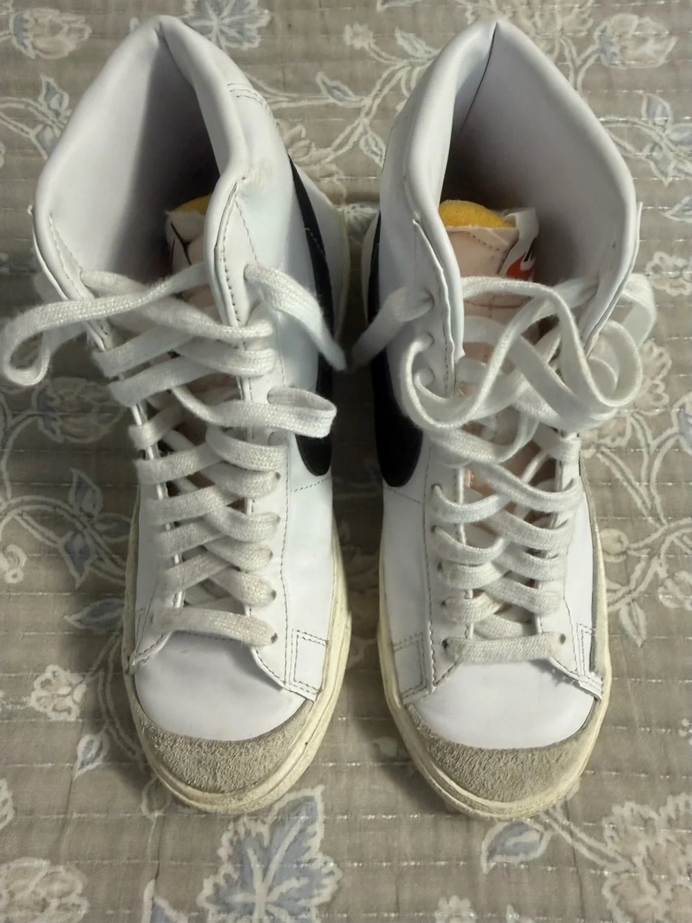 Nike White and Black Blazers 6.5
