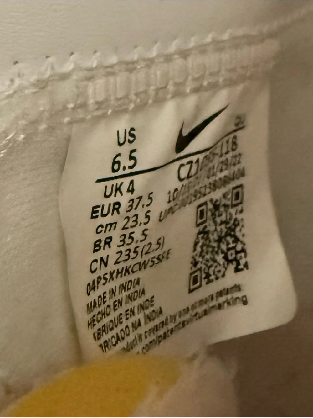 Nike White and Black Blazers 6.5
