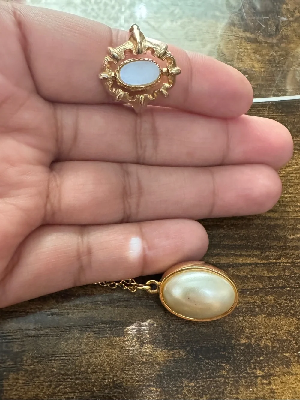 Rare Avon reversible ring size 8 and reversible necklace bundle