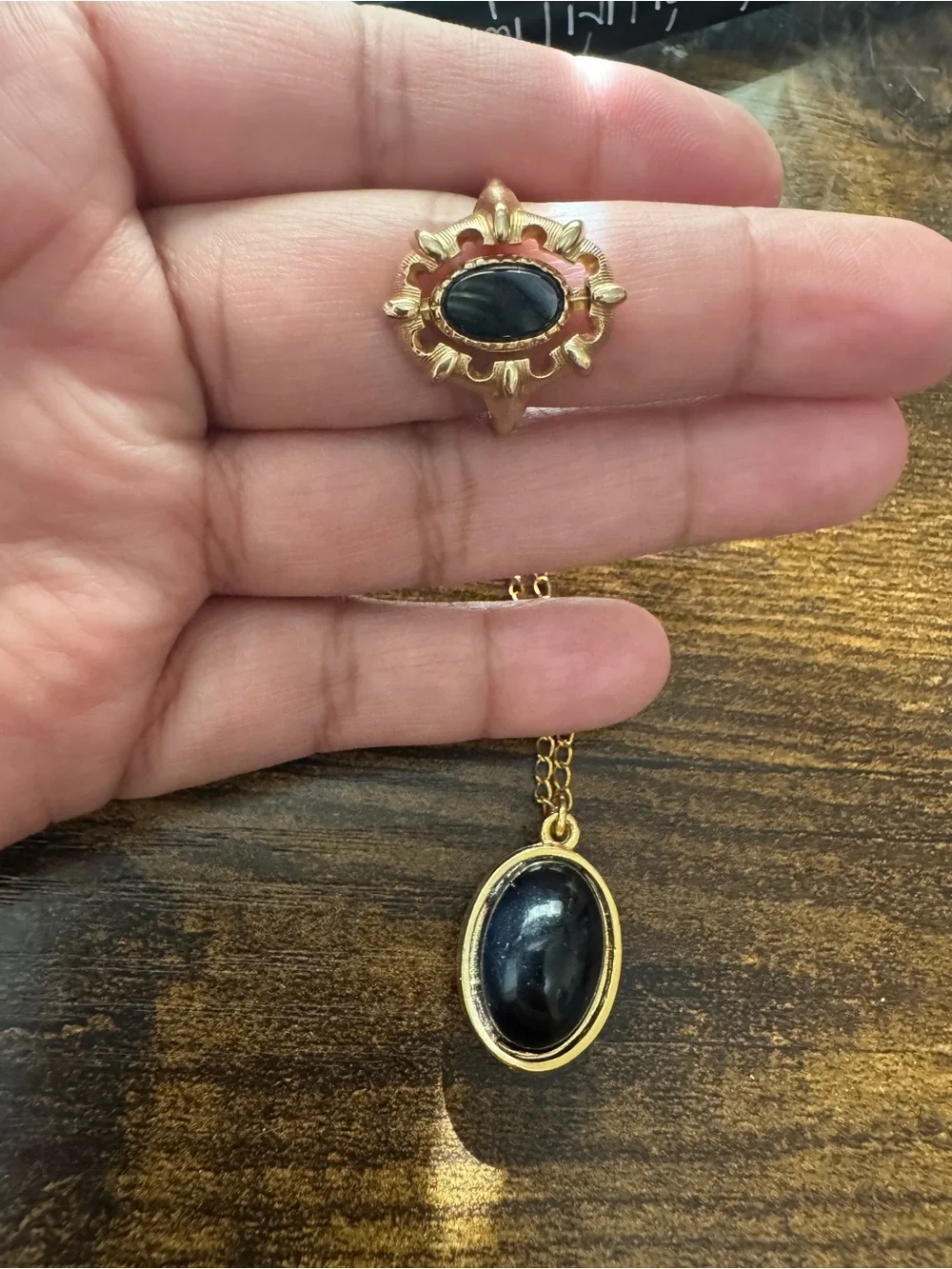 Rare Avon reversible ring size 8 and reversible necklace bundle