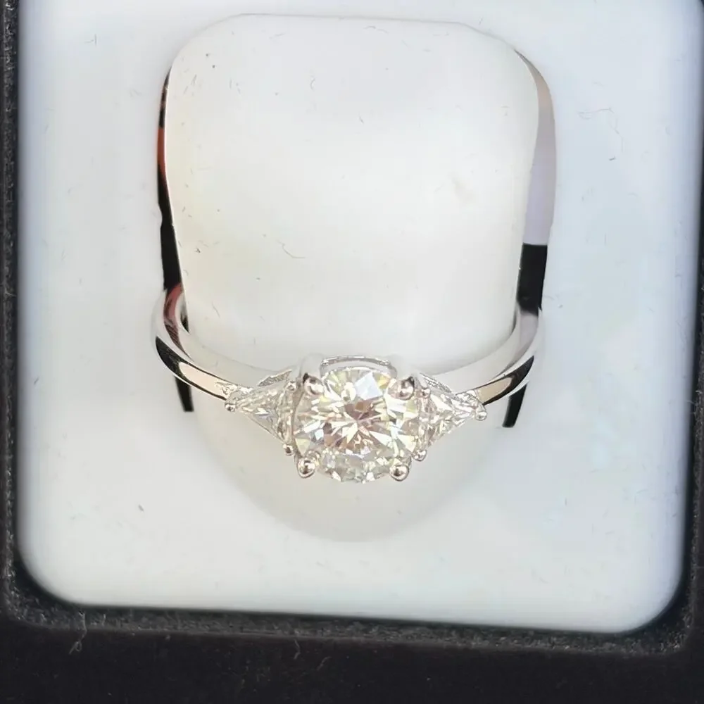 AXNT moissanite stone