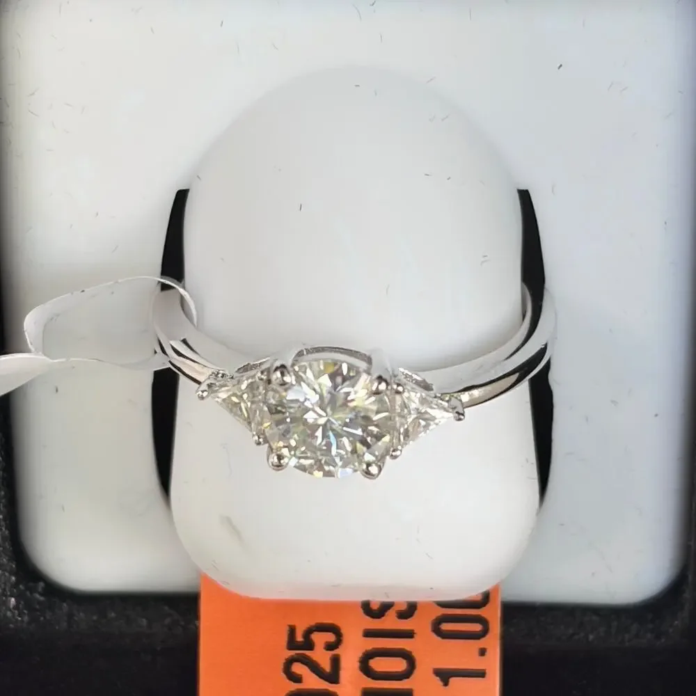 AXNT moissanite stone