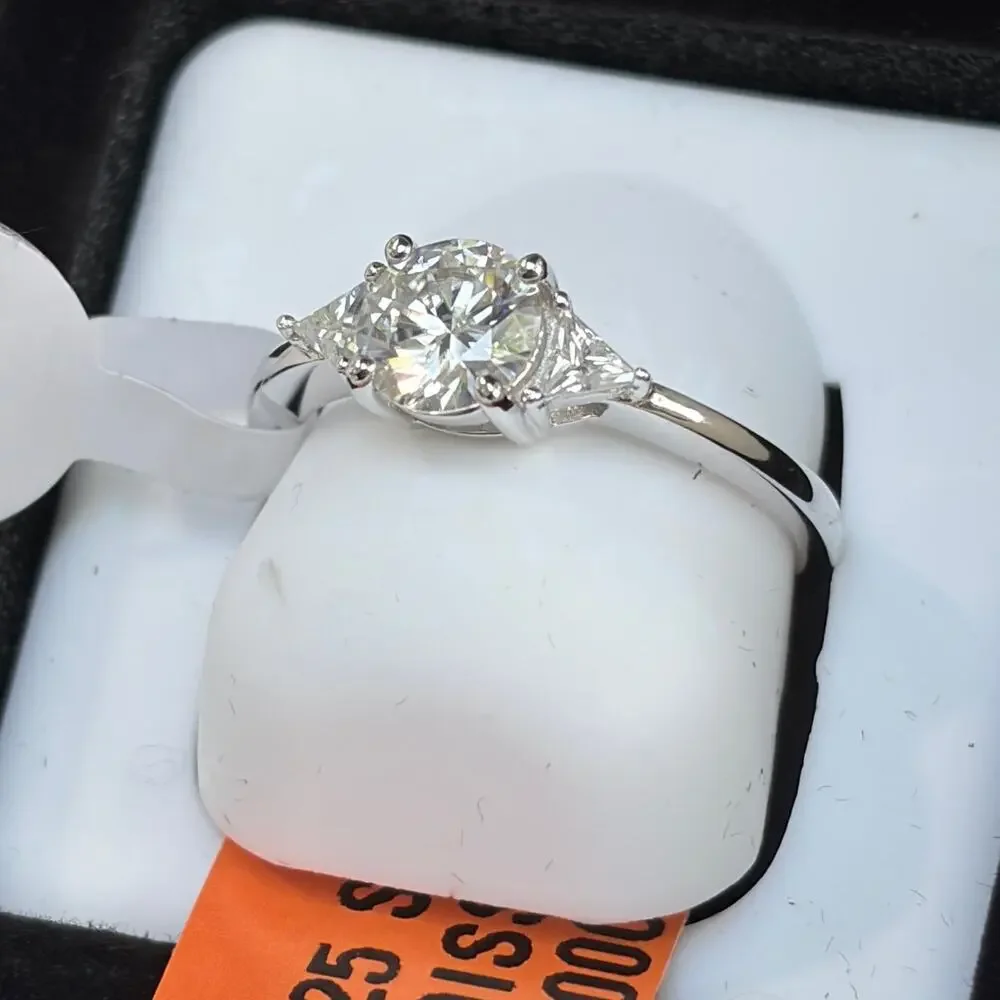 AXNT moissanite stone