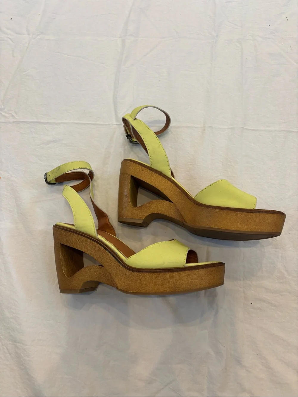 Y2K Lucky Brand Lemon Green Platform Sandals