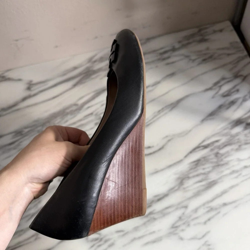 TORY BURCH Leather Wedge Pump Size 10 Heels Ballet Style Monogram Logo Black