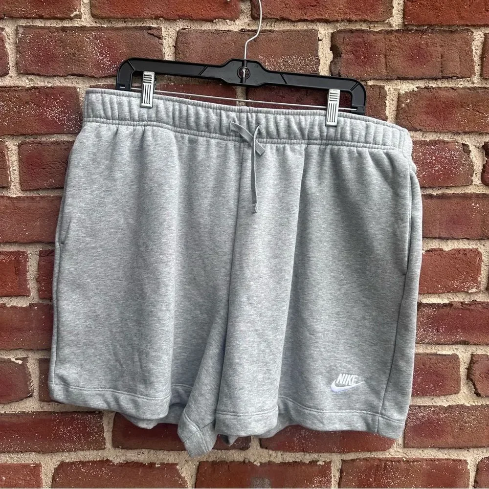 Nike womens club