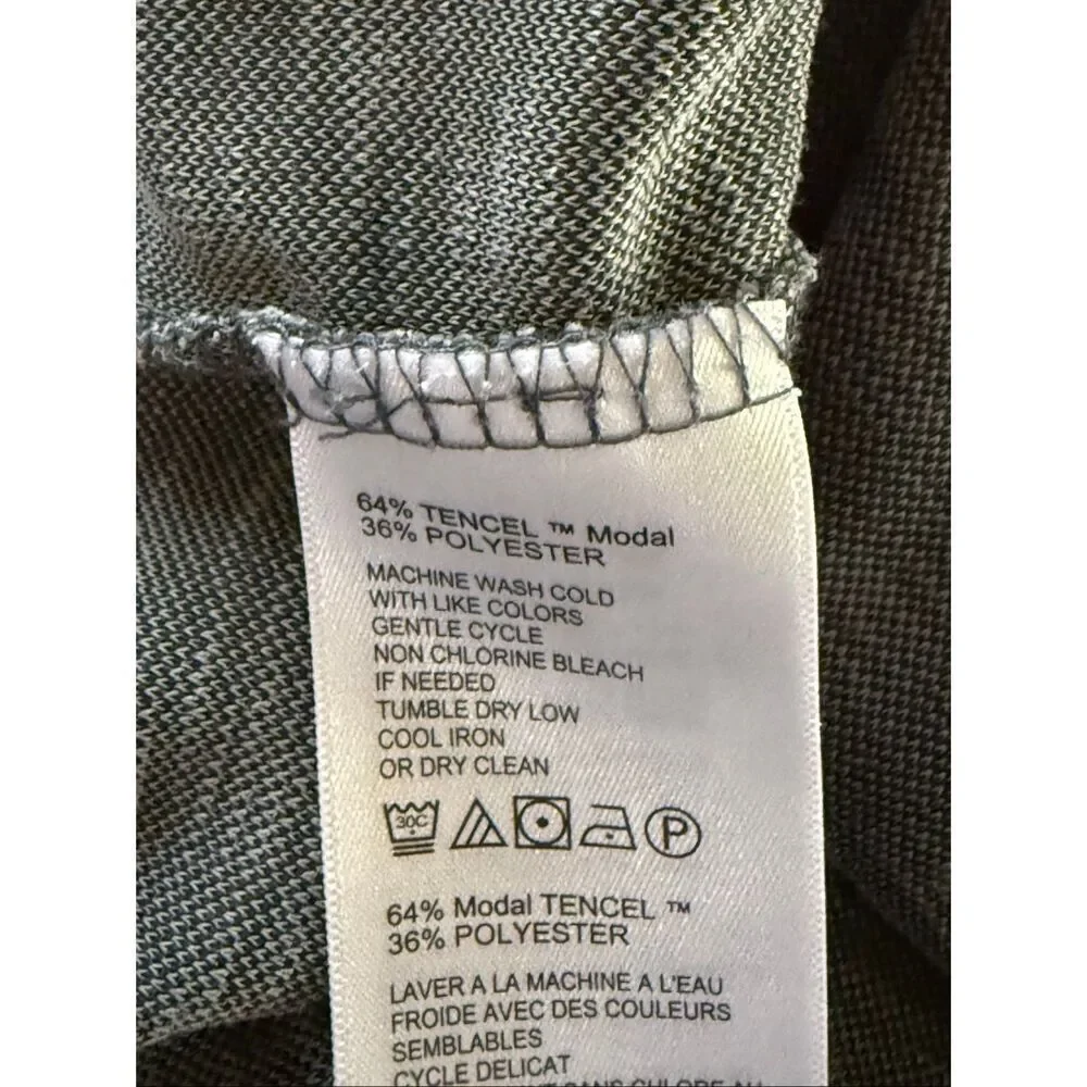 Tommy Bahama wear knit chest