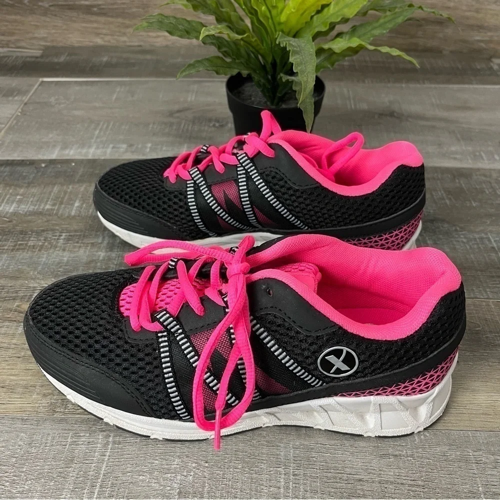 Xersion Runamatic Mesh Black and Pink Youth Running Shoe SizeYouth 5 Women Sz 7