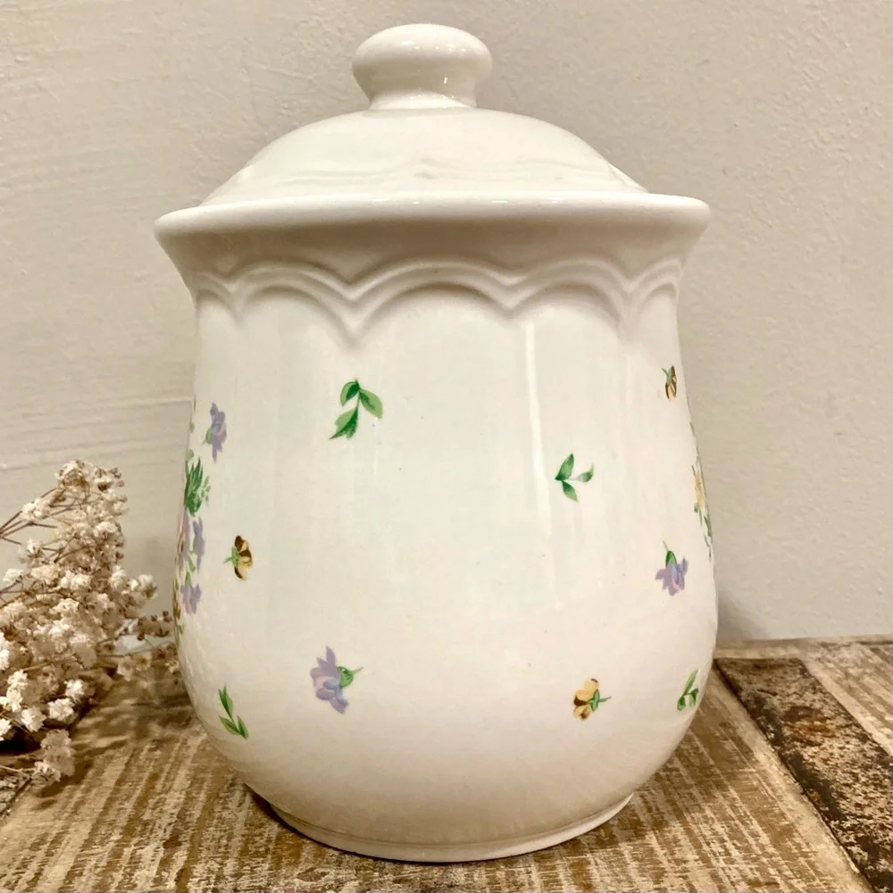 8” Tall Vintage Ceramic Canister Floral Container Storage Grandmacore Kitchen