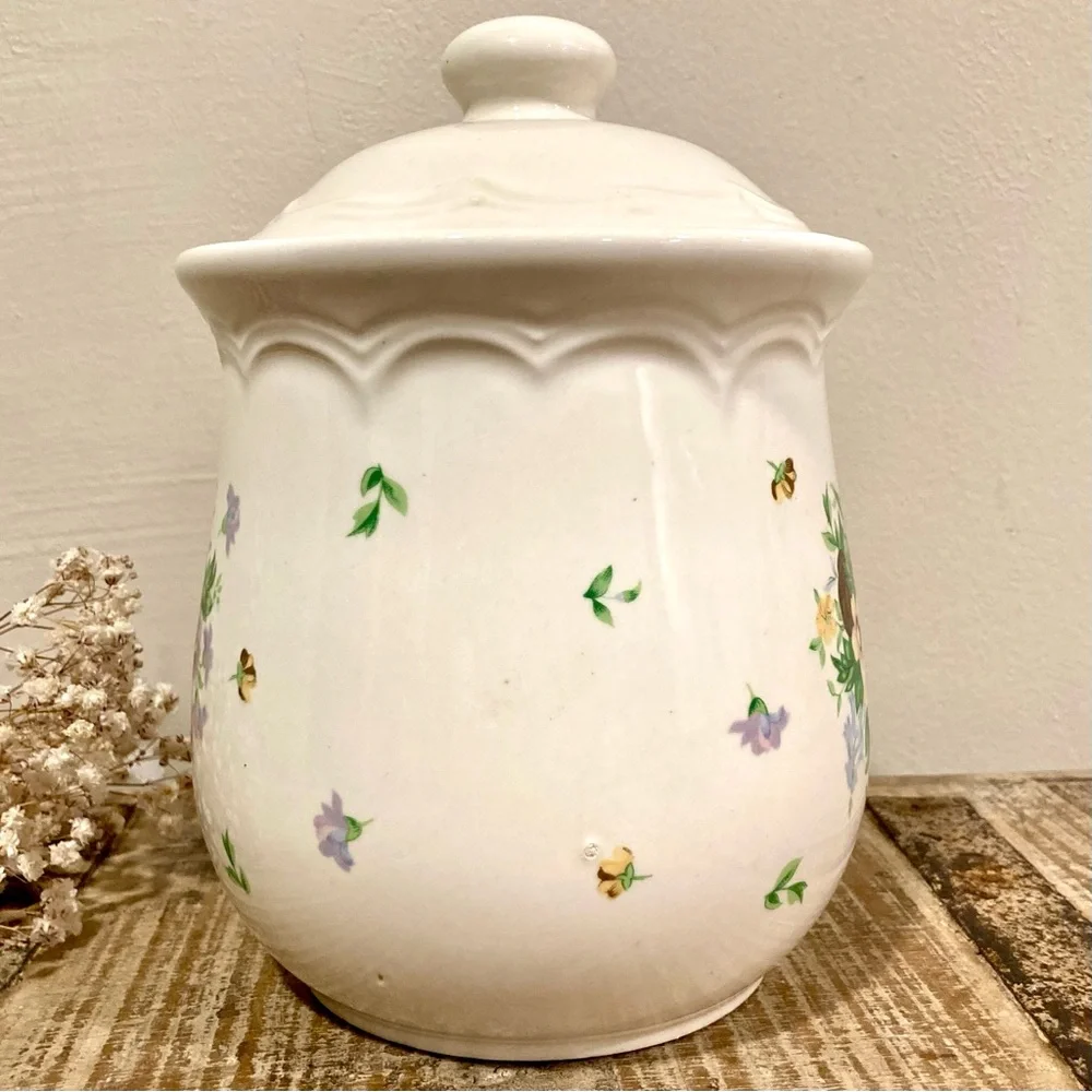 8” Tall Vintage Ceramic Canister Floral Container Storage Grandmacore Kitchen