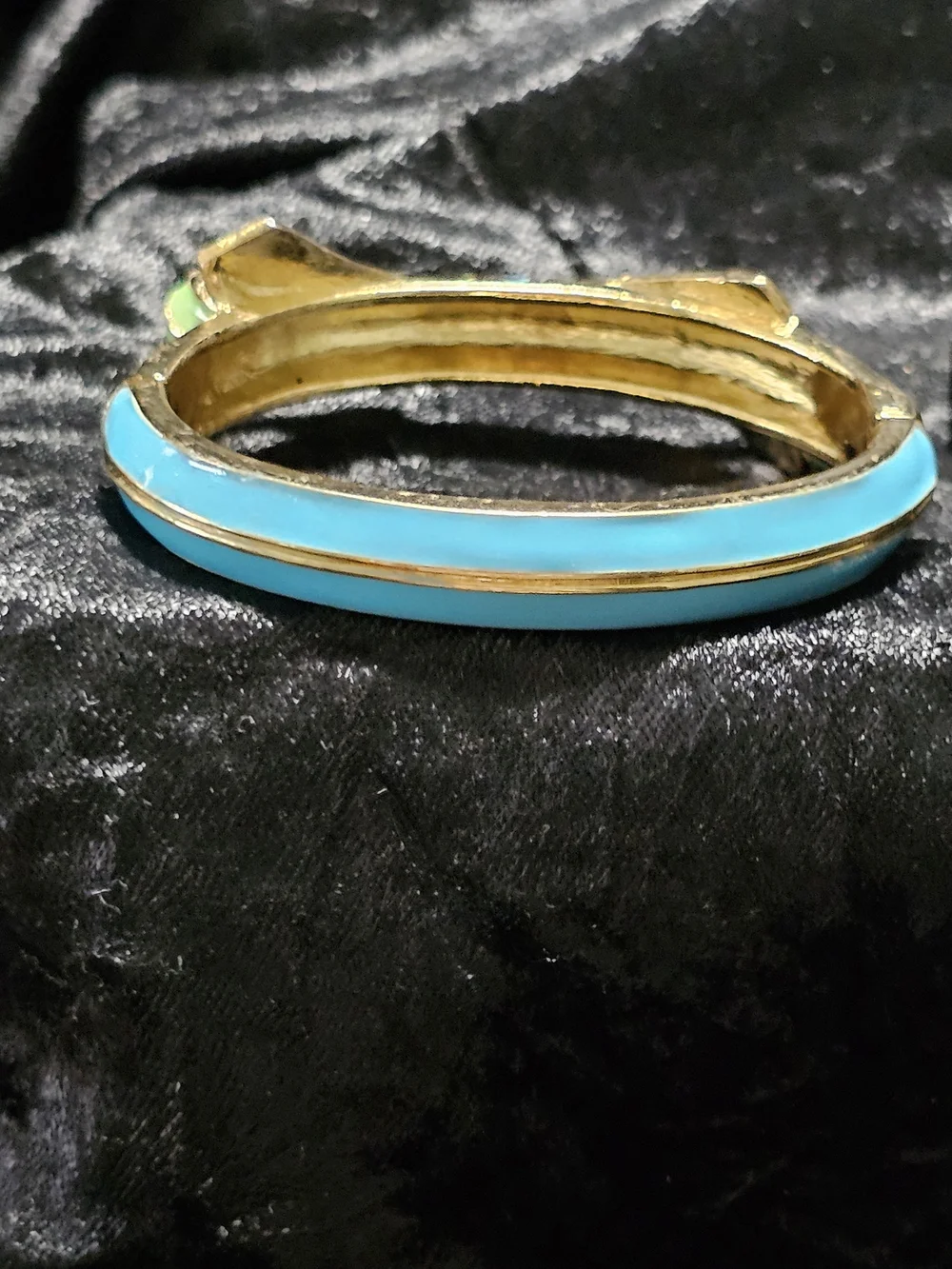 N/A elegant gold