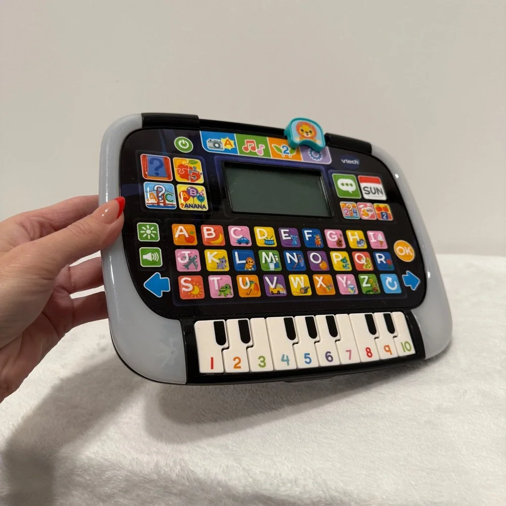 VTech Touch and‎ Learn Activity Desk Deluxe Learning Toy with Light-Up Tablet