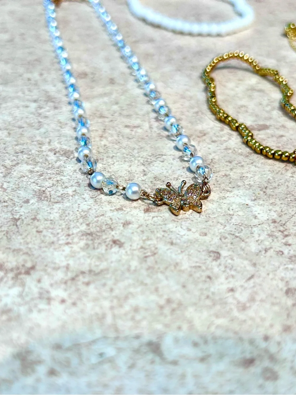 N/A elegant gold