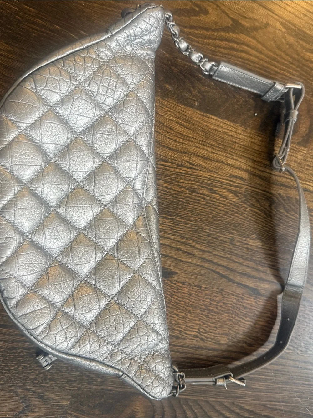 CHANEL cc styling closure