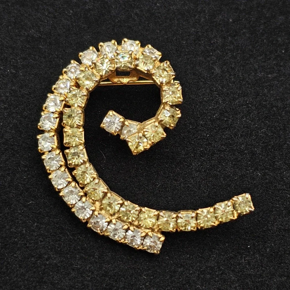 Rhinestone Swirl Brooch Gold Tone Clear Yellow/Lt Green Spiral‎ 1.5