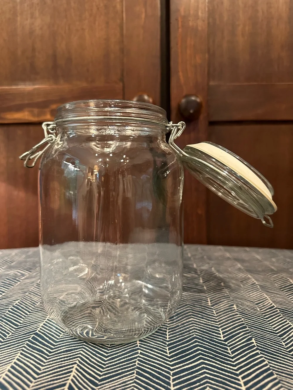 Vintage jar rubber closure