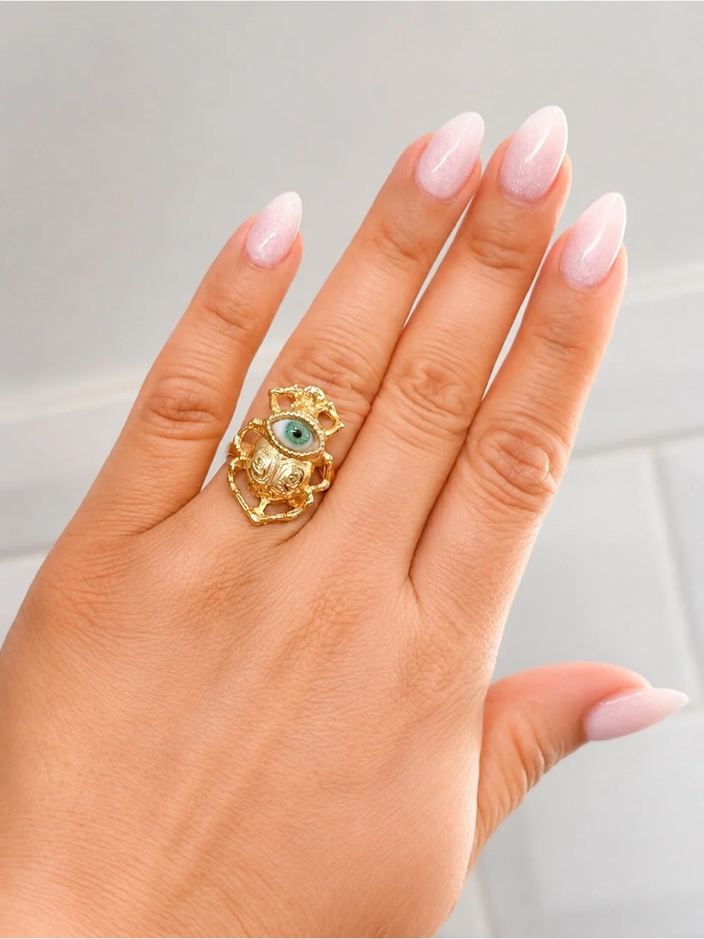 N/A elegant gold