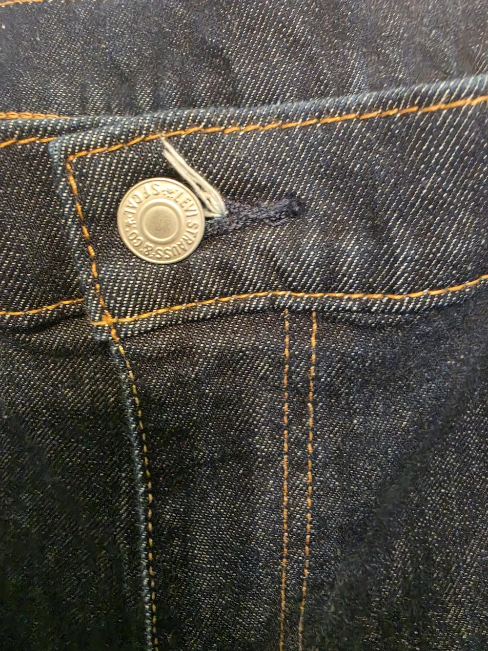 Levis straight leg