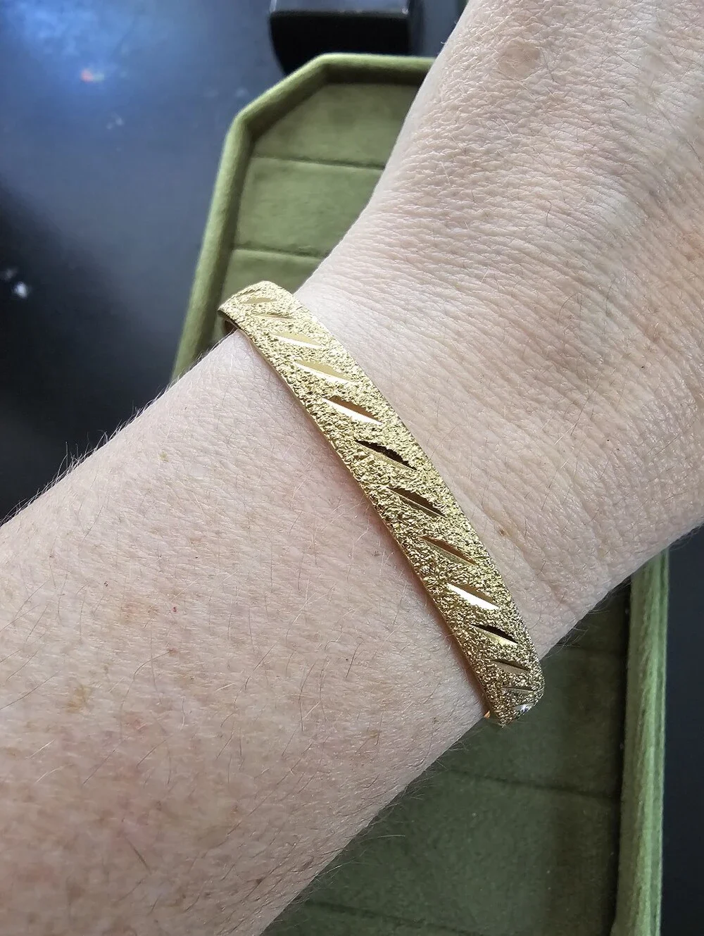 Monet bangle free