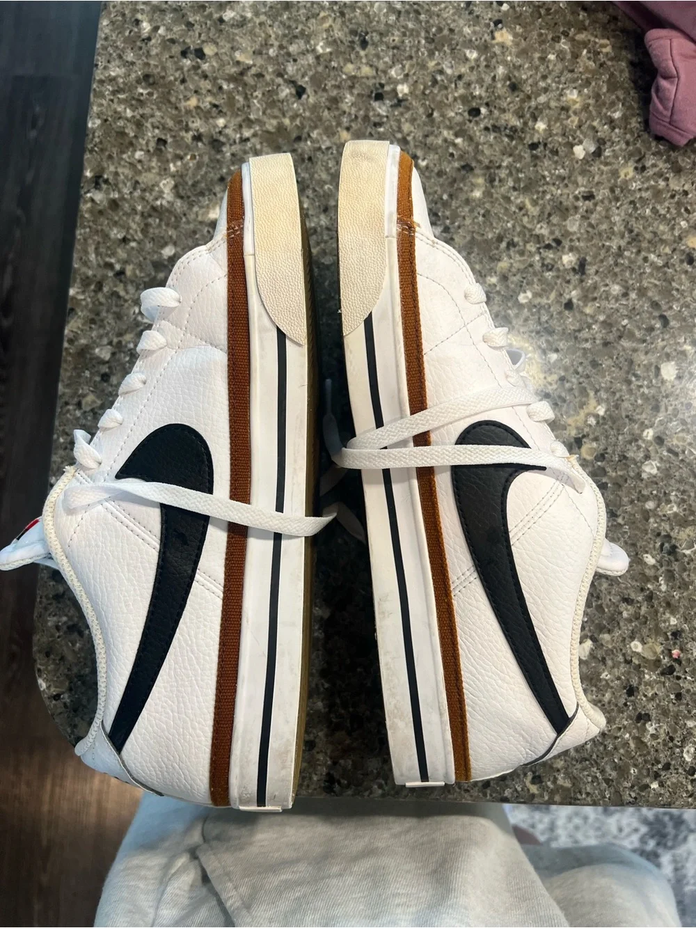Nike Court Legacy - Men’s 8/Womens 9.5