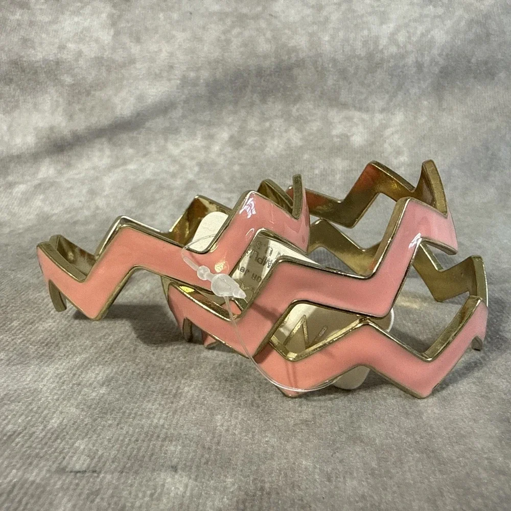 The Unbranded Brand zigzag bangle