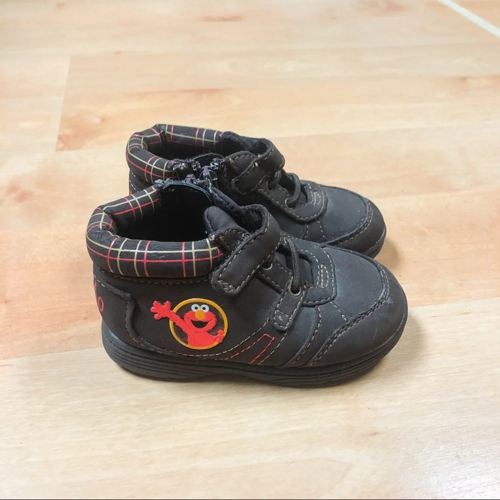 Sesame Street wear elmo