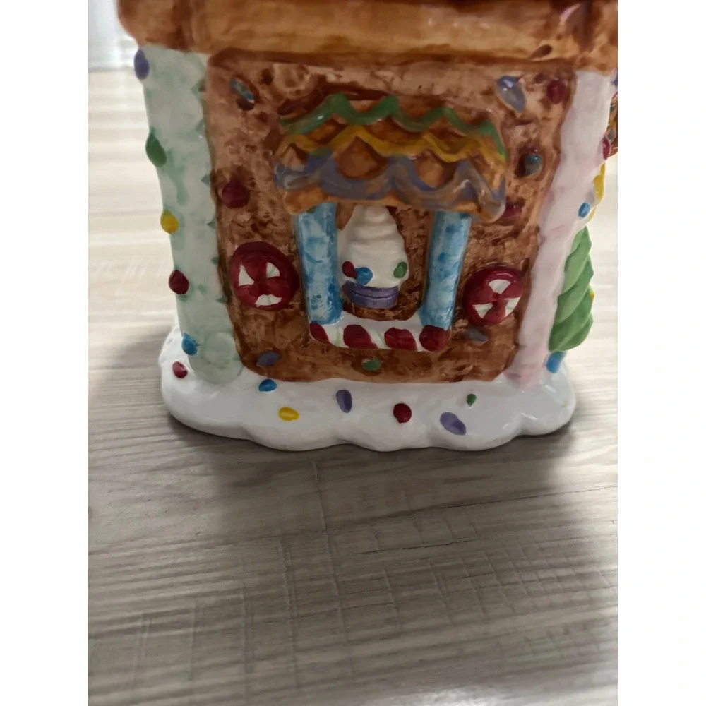 Vintage Christmas Gingerbread House Ceramic Cookie Jar Holiday Decor Multicolor