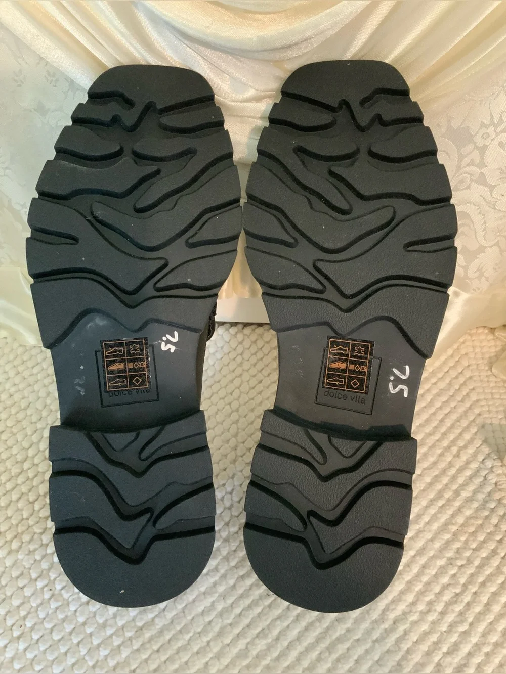 Dolce Vita vamp leather nwot