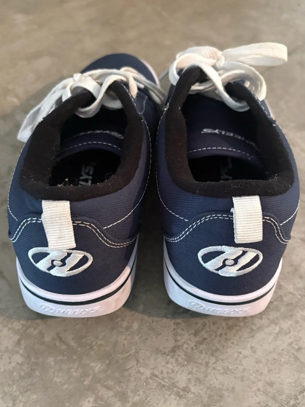 Heelys laces skate canvas