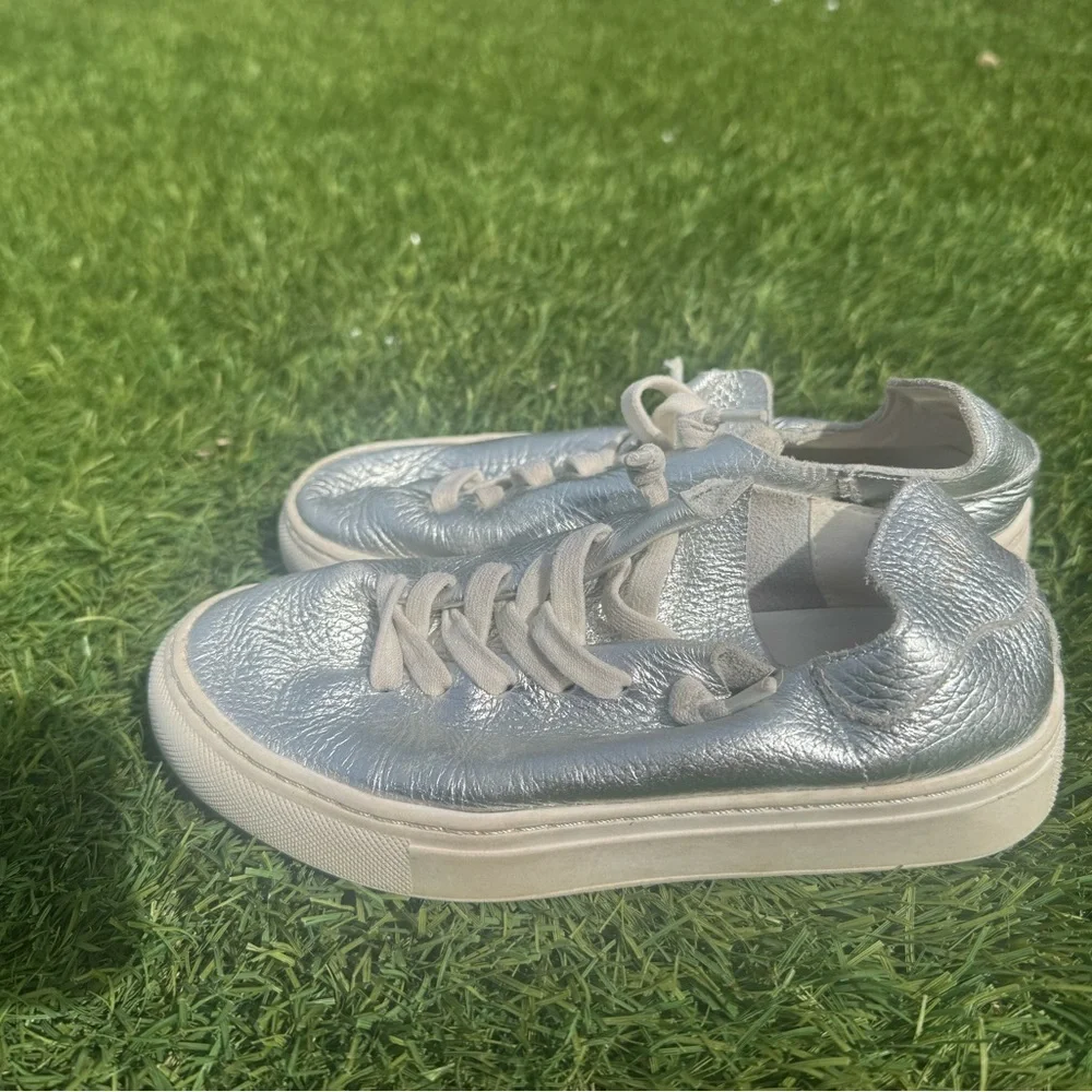 Sam Edelman Girls Silver Sneaker Size 13
