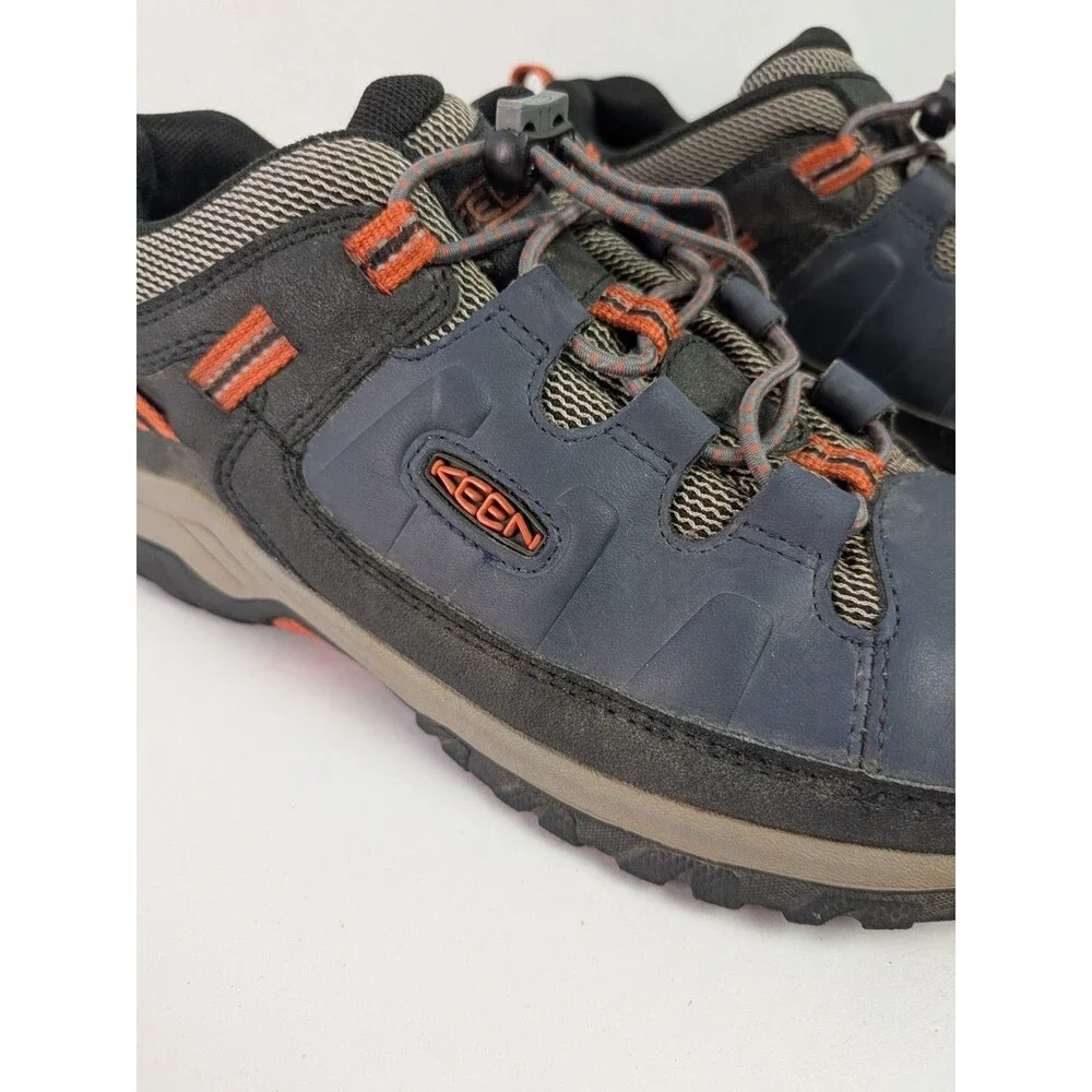 Keen Boys Sz 5 Targhee Hiking Trail Shoes Waterproof Bungee Pull Active Sneakers