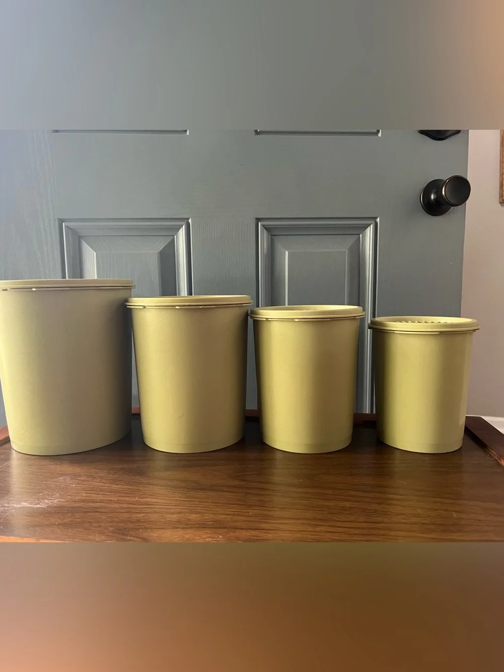 Tupperware vintage servalier
