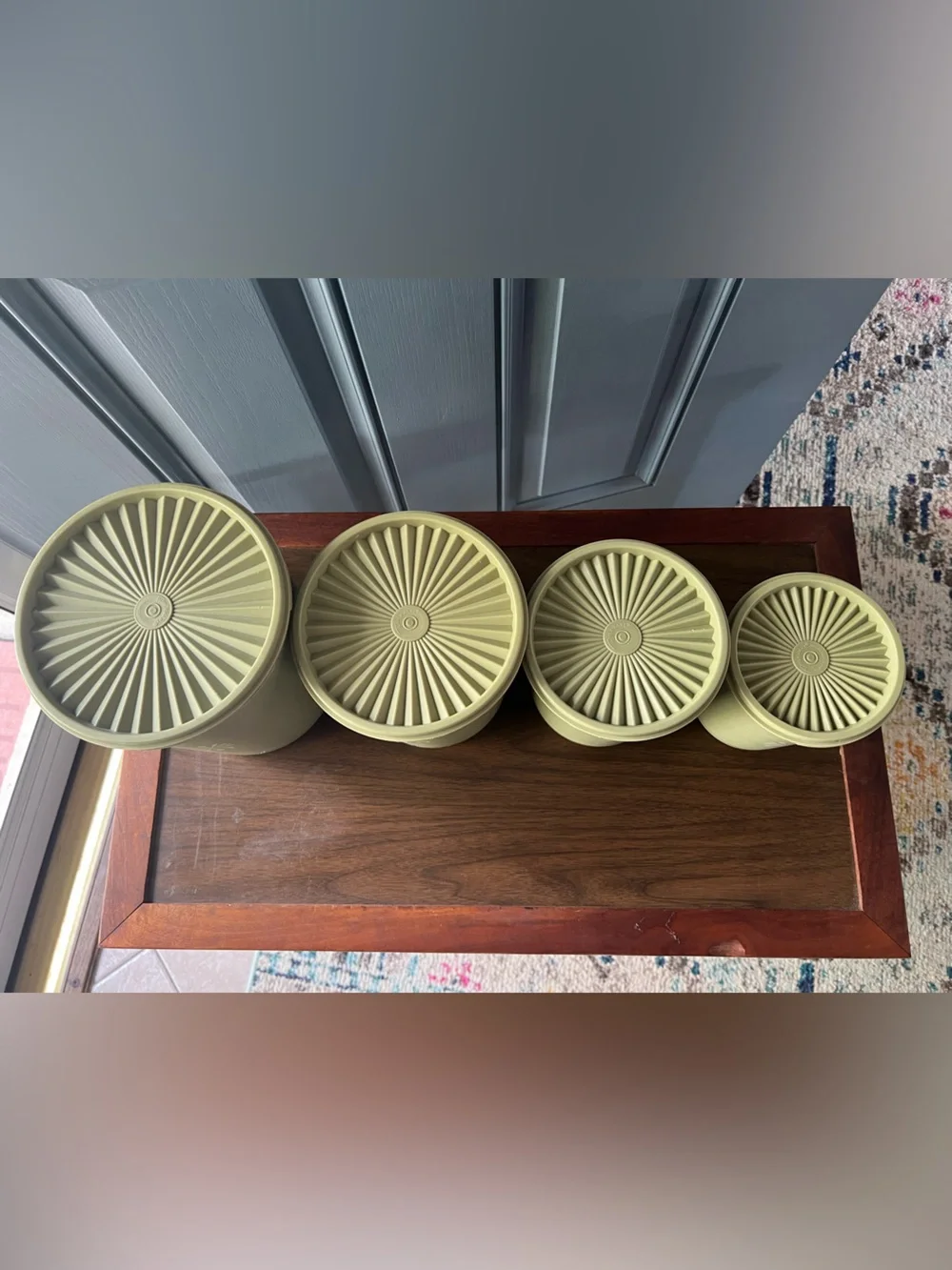 Tupperware vintage servalier