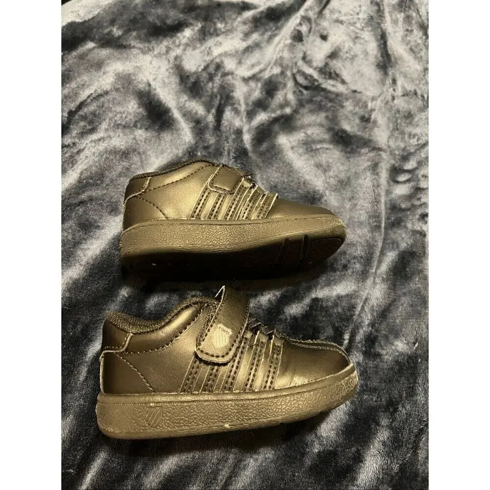 K-Swiss wear velcro