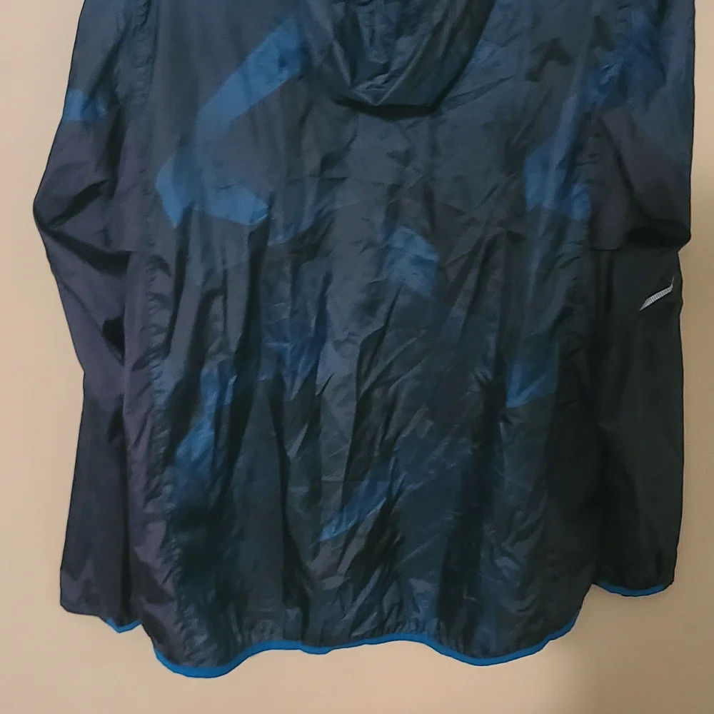 Old Navy Men's Navy and Black Windbreaker Size XL