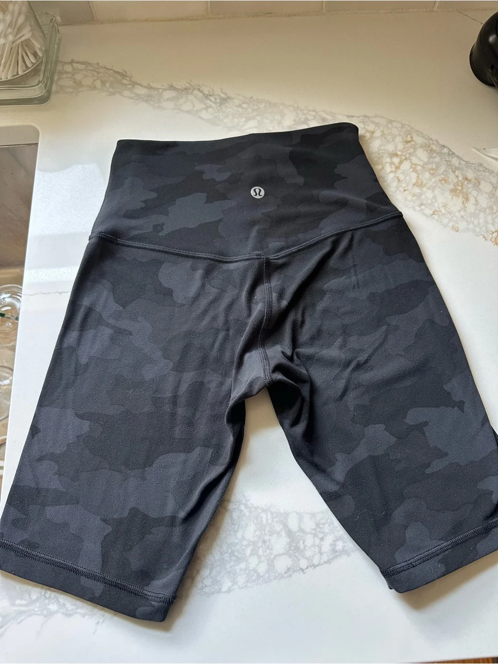 lululemon athletica no holes