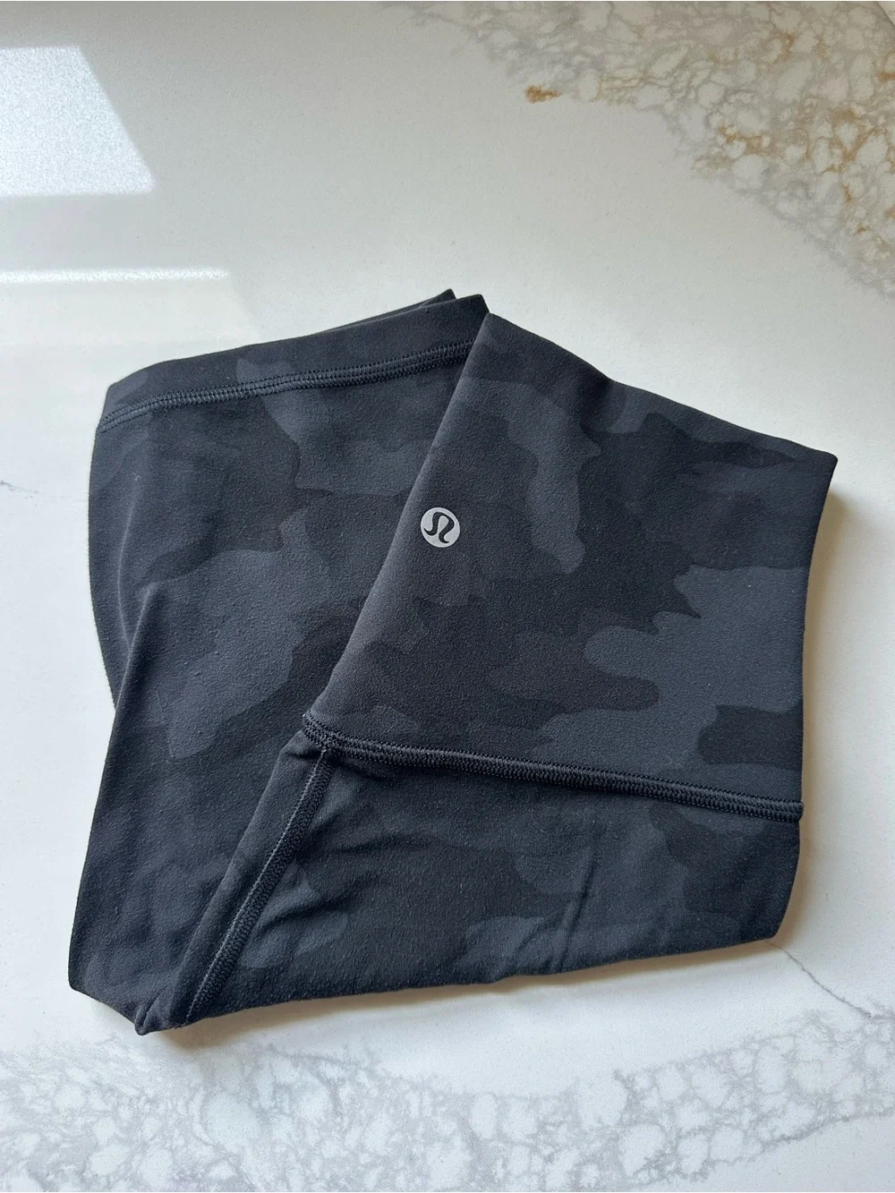 lululemon athletica no holes