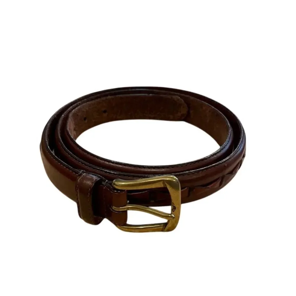 Roundtree & Yorke men's leather brown belt w/braided detail.
