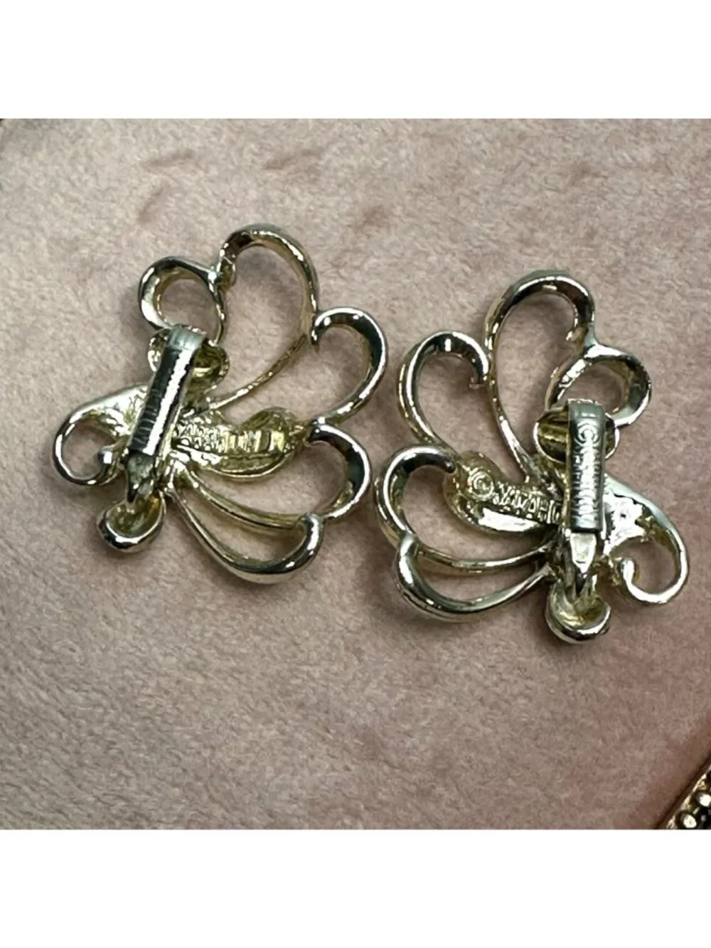 Vintage Sarah Coventry Signed Clip-On Earrings Frosted Feathers 1961 Silver-tone