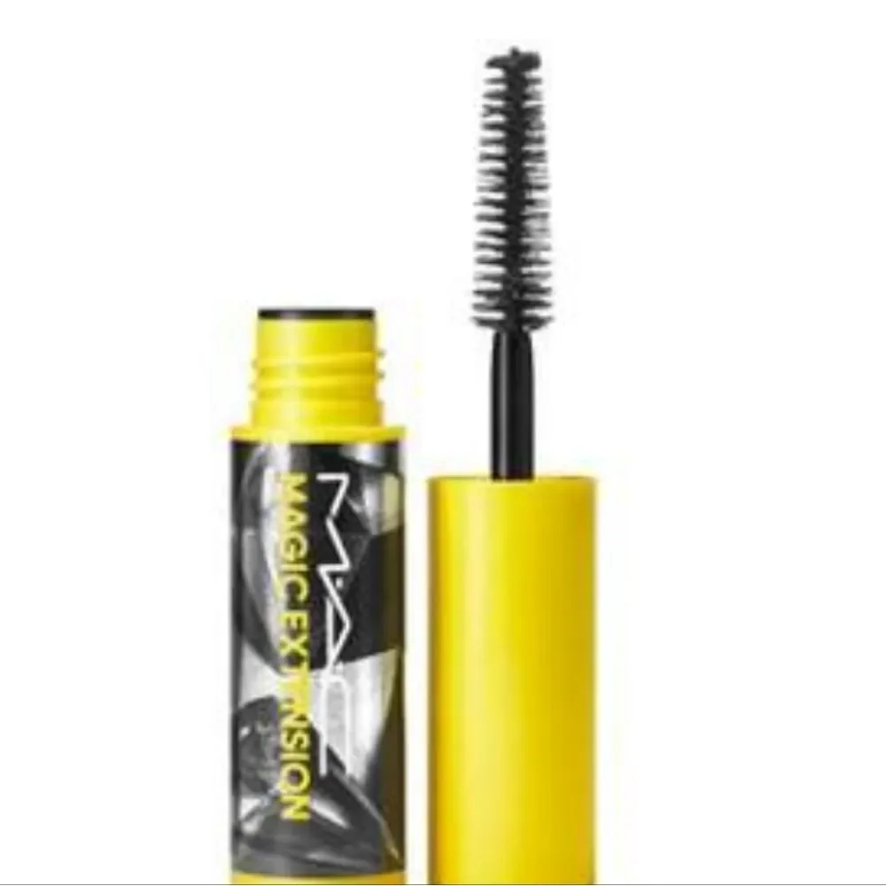 MAC Cosmetics color extensive
