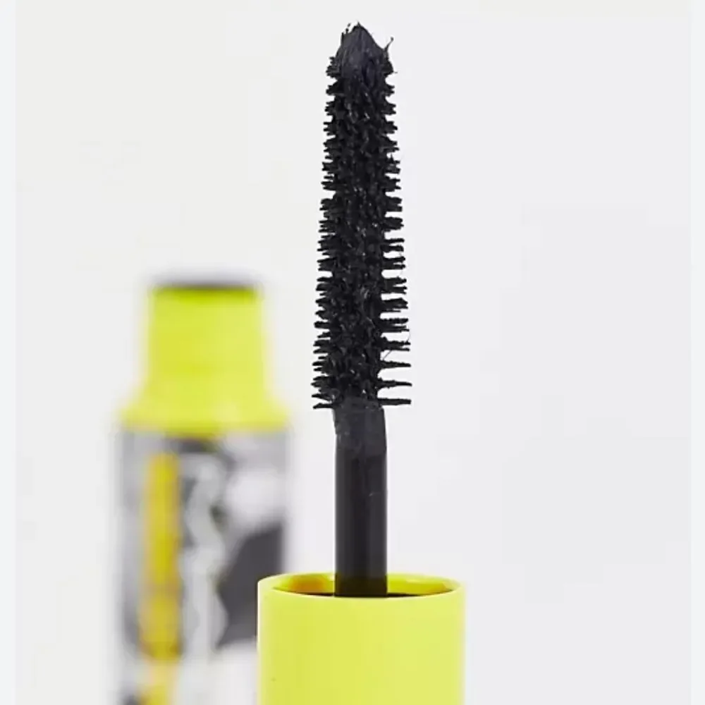 MAC Cosmetics color extensive
