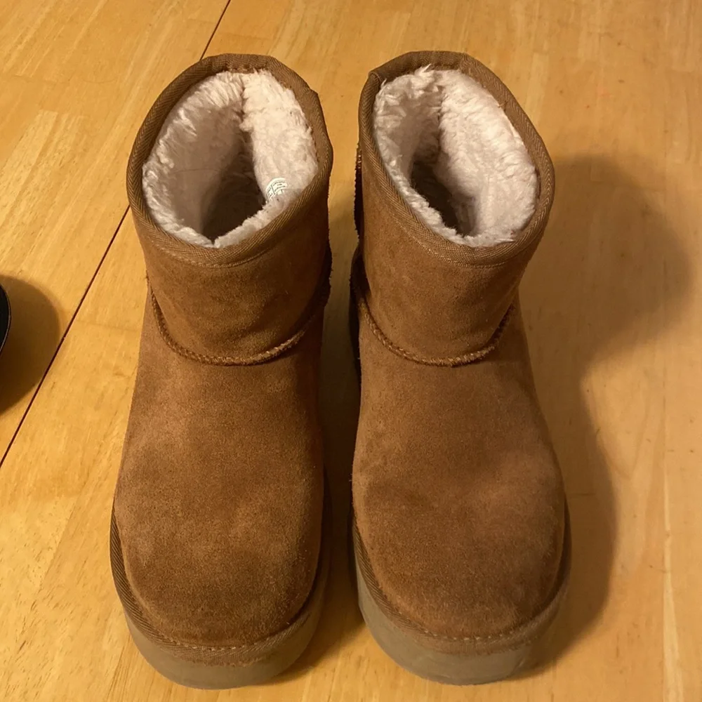 UGG pictures five youth