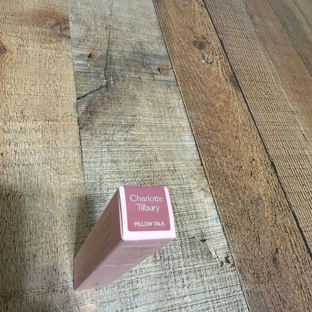Charlotte Tilbury nib charlotte