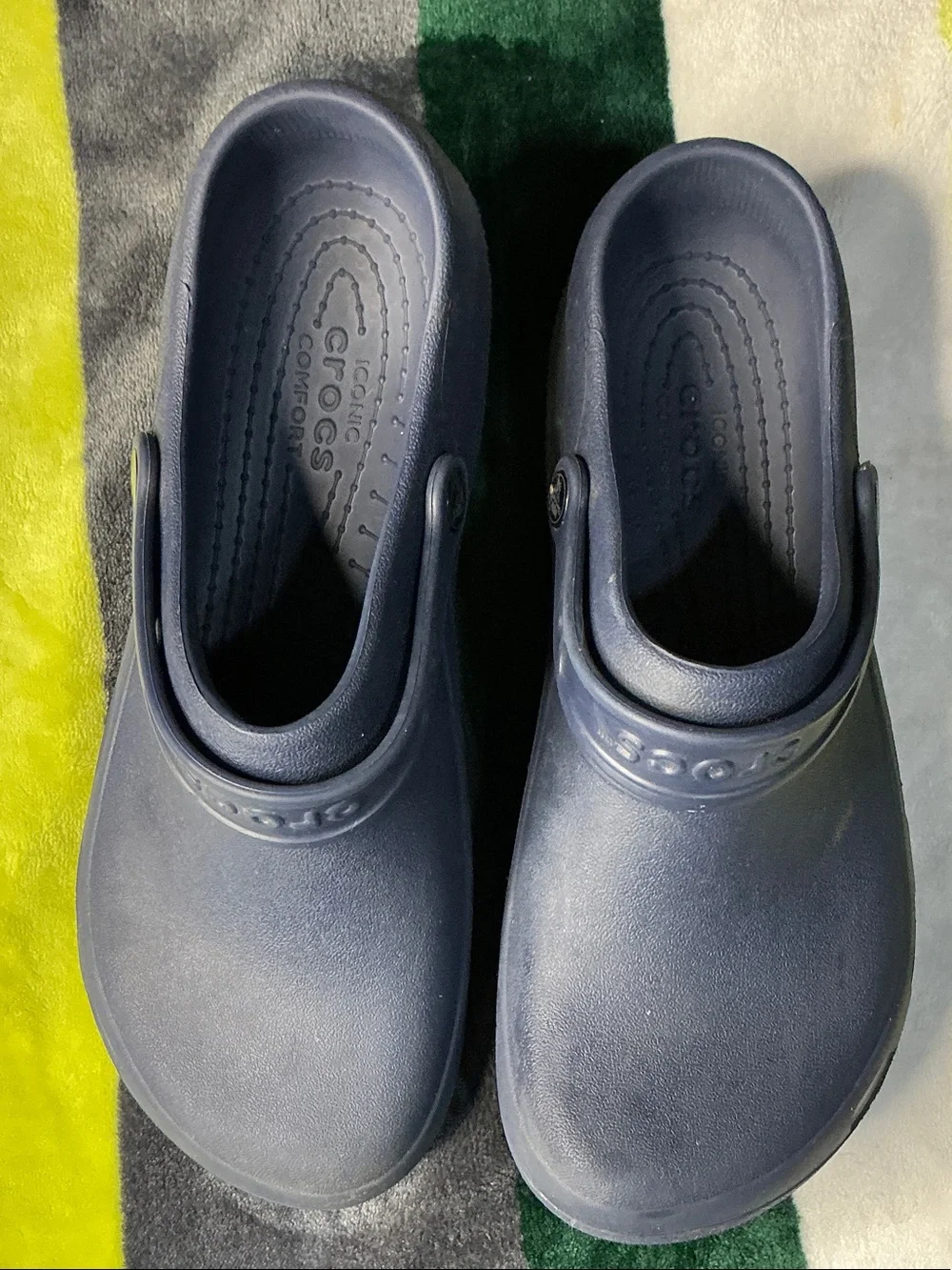 CROCS up sale