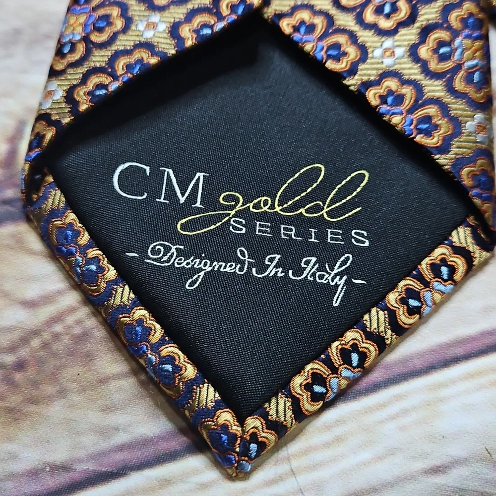 CM gold men neck