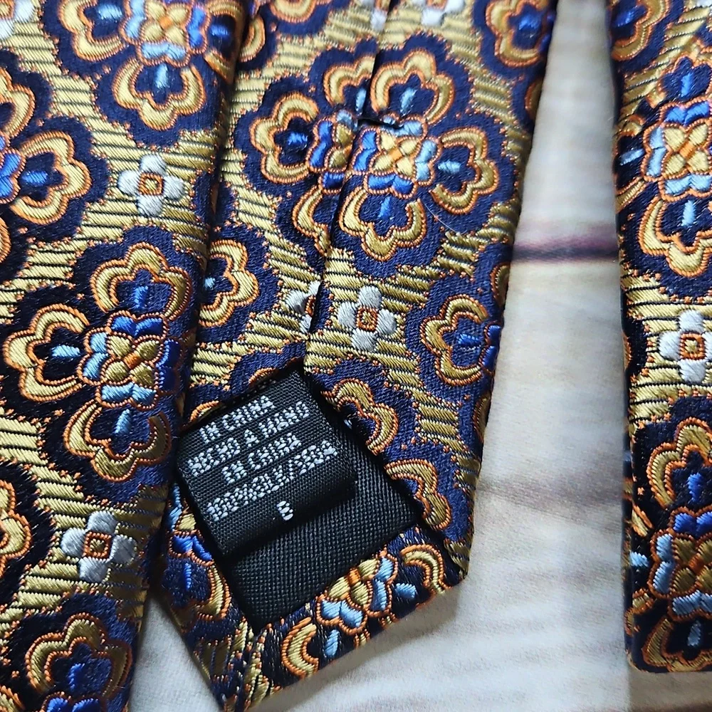 CM gold men neck