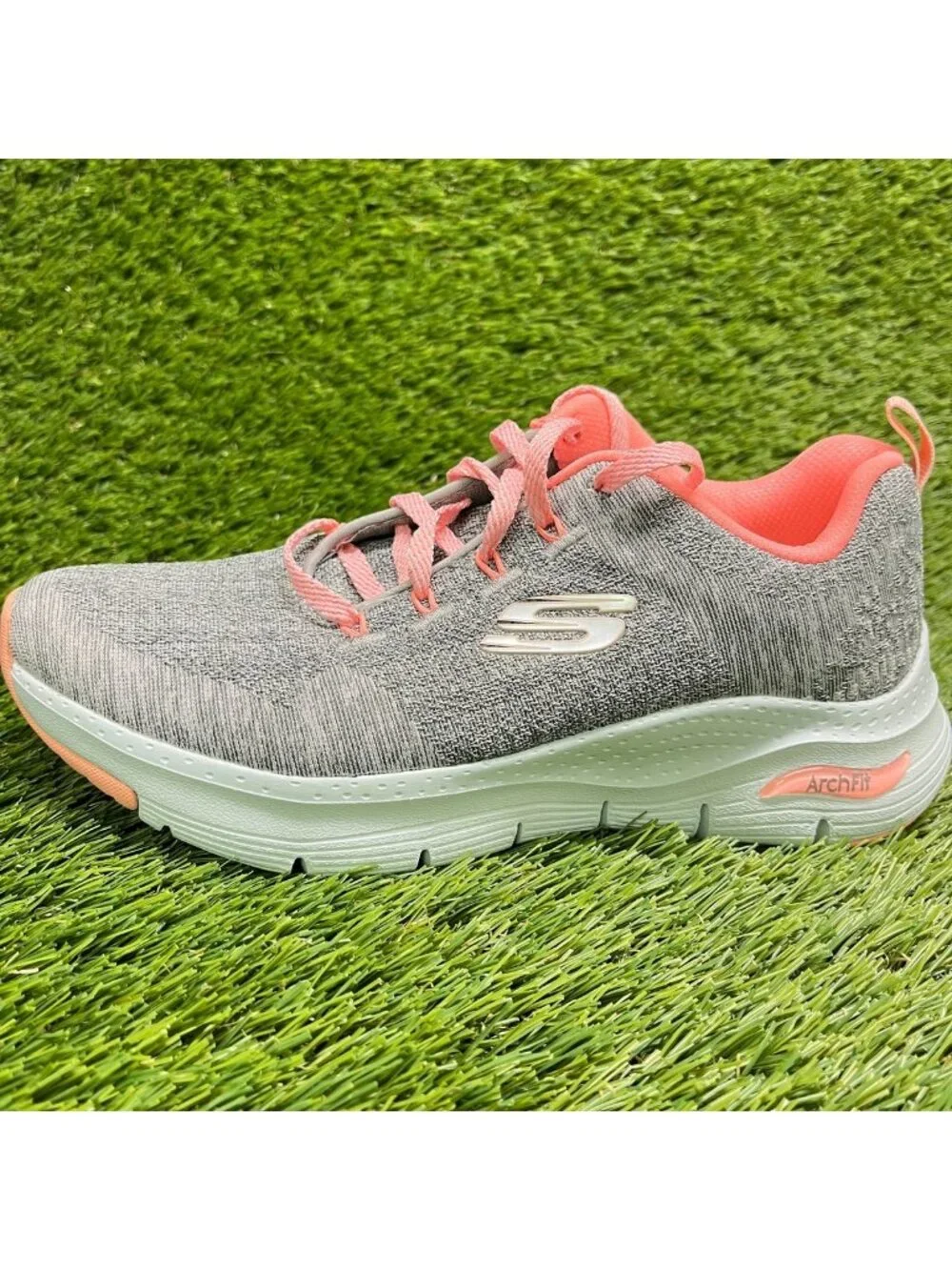 Skechers please review