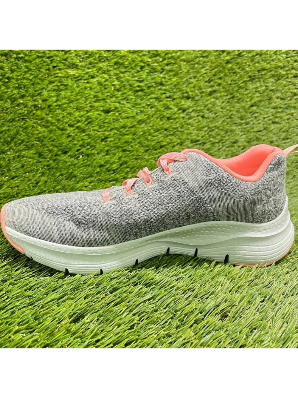 Skechers please review